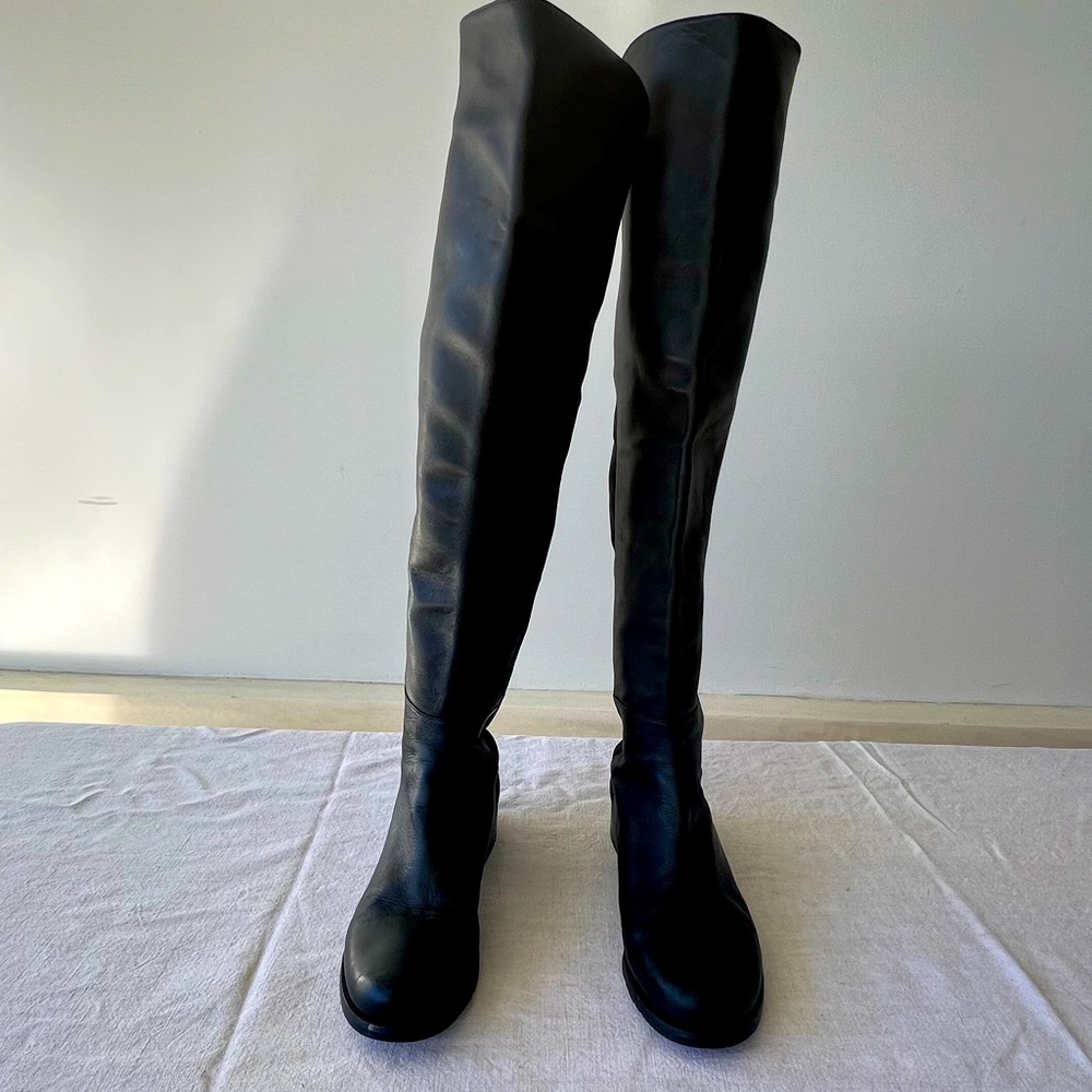 Over the knee flat boots Stuart Weitzman 50/50 8.5 medium